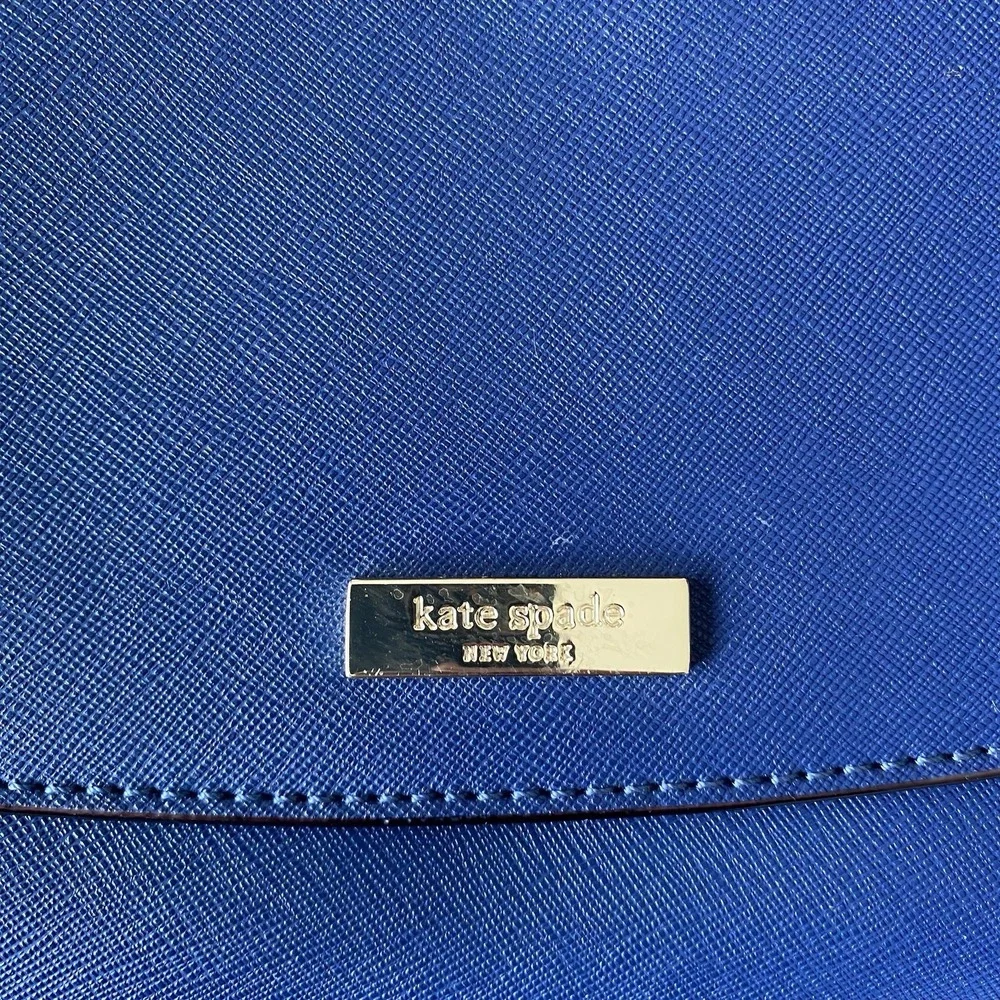Kate Spade Laurel Way Greer Saffiano Leather‎ Purse Clutch Navy Blue Gold Chain